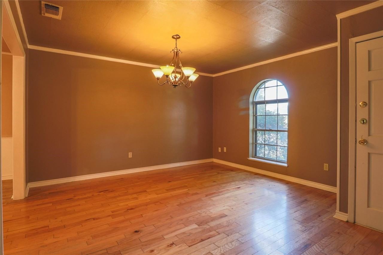 5304 Westhaven Dr - Photo 5 of 24