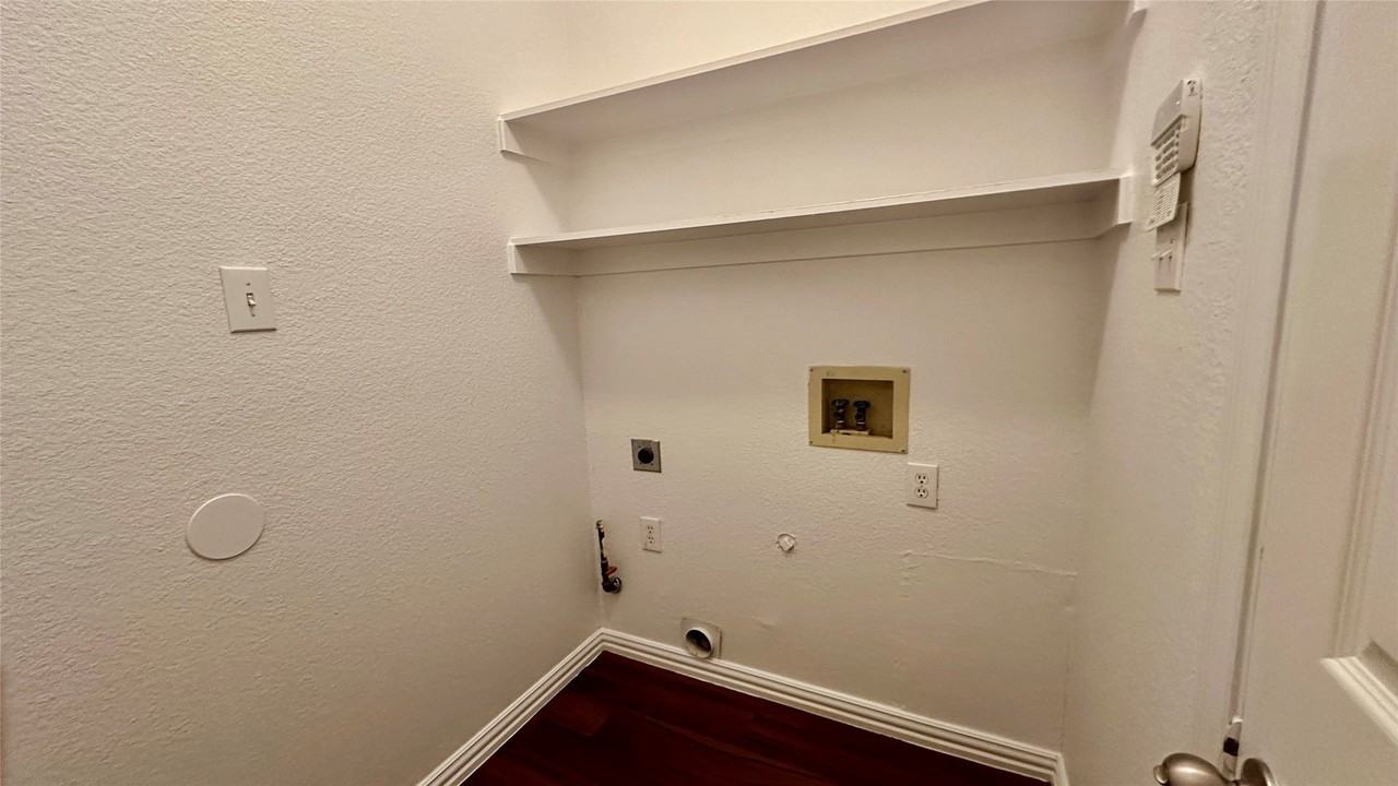 808 Pinnacle Cir - Photo 4 of 23