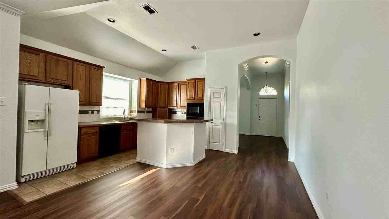 808 Pinnacle Cir - Photo 6 of 23
