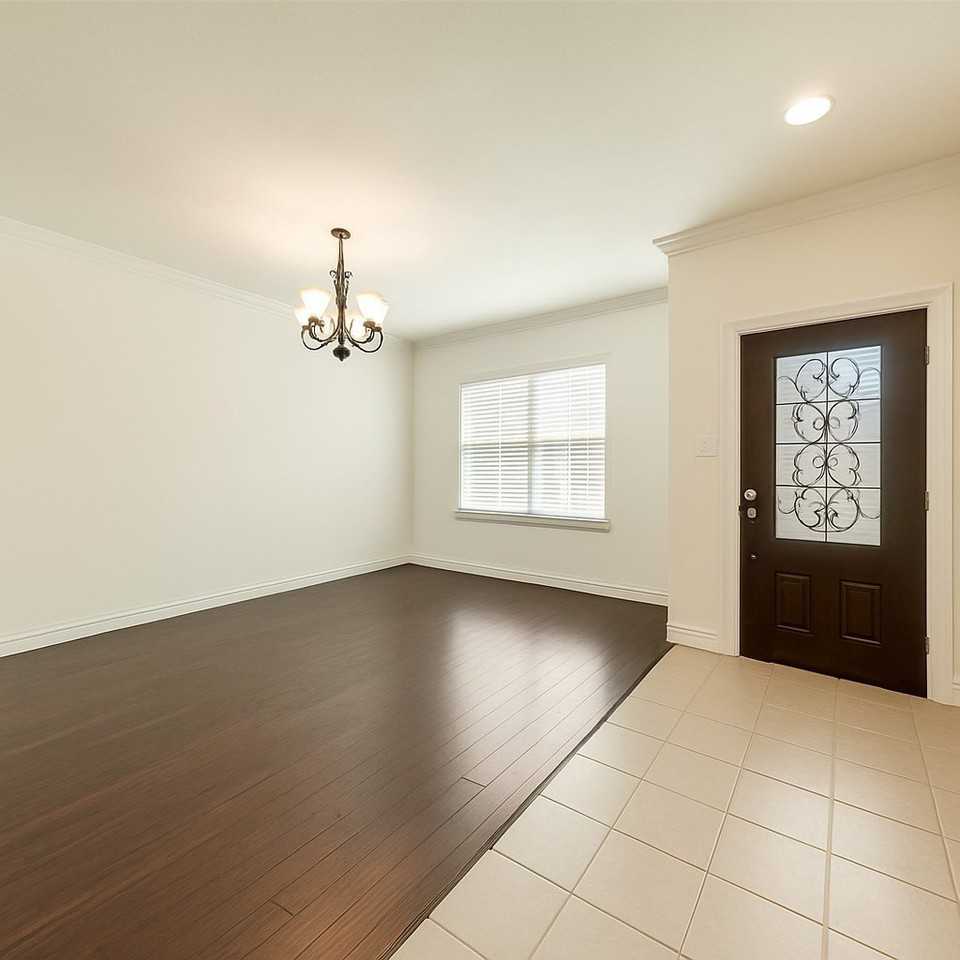 601 Elm Creek Dr - Photo 3 of 17