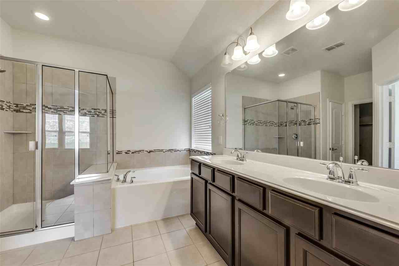 601 Elm Creek Dr - Photo 5 of 17