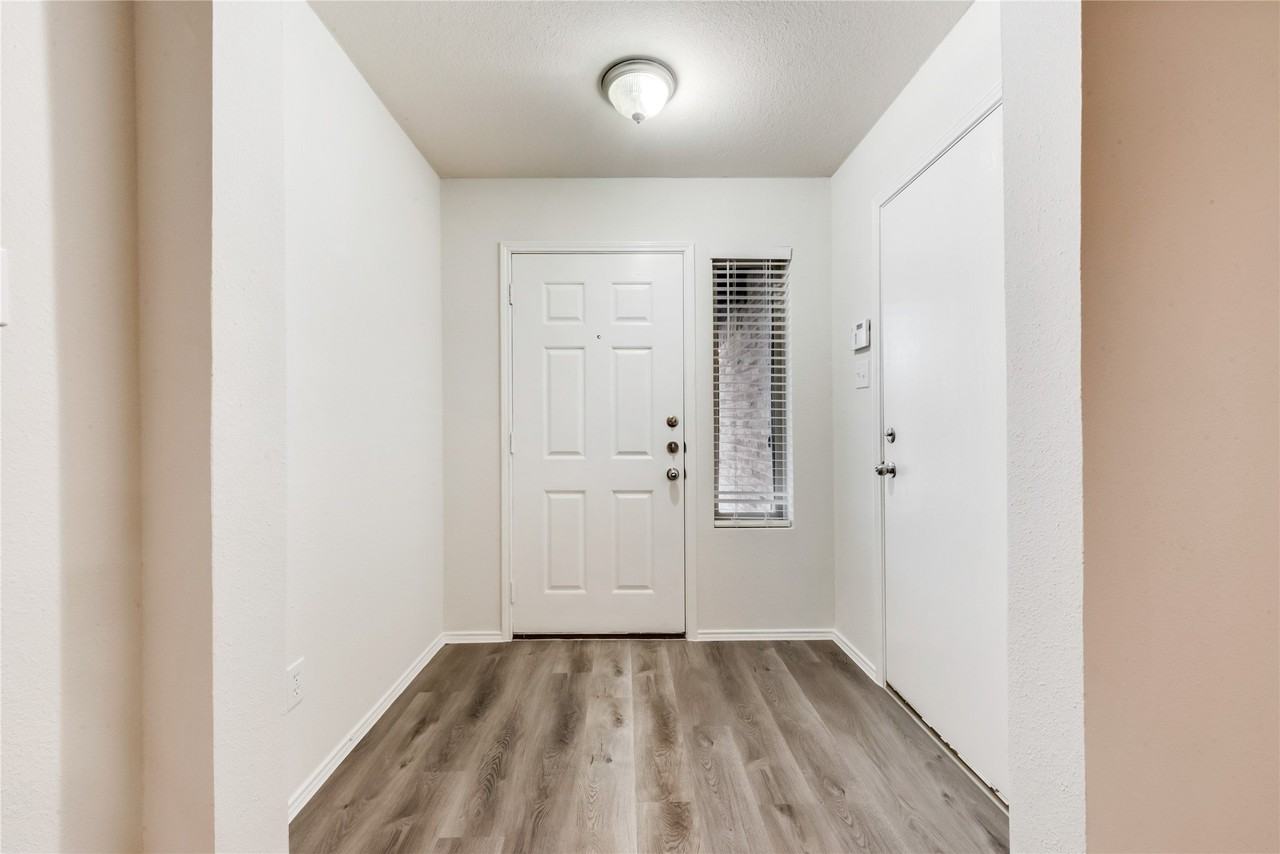 2613 Castle Pines Dr - Photo 3 of 20