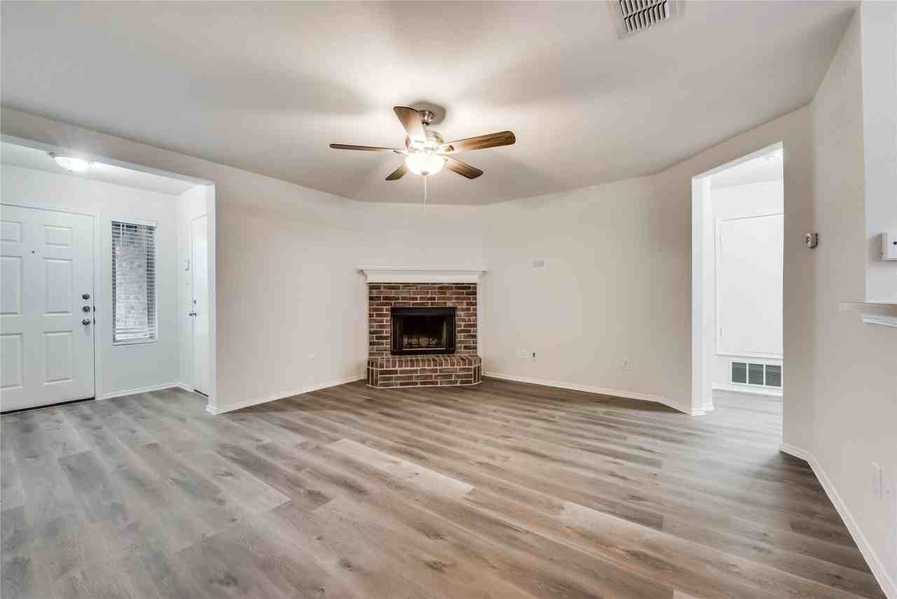 2613 Castle Pines Dr - Photo 5 of 20