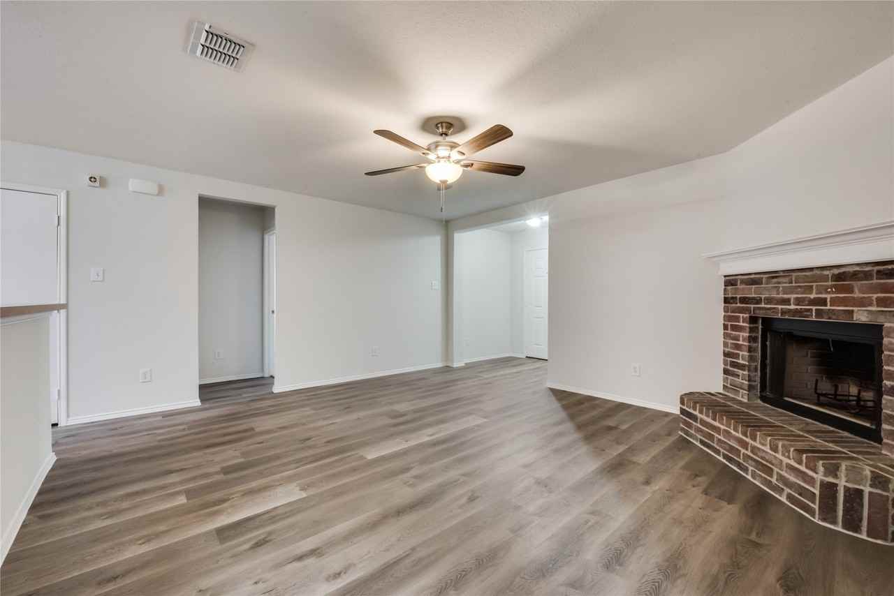 2613 Castle Pines Dr - Photo 6 of 20