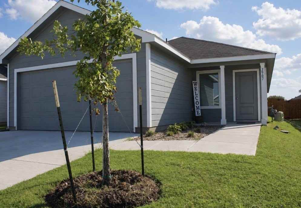 3907 Ontario Way - Photo 2 of 39