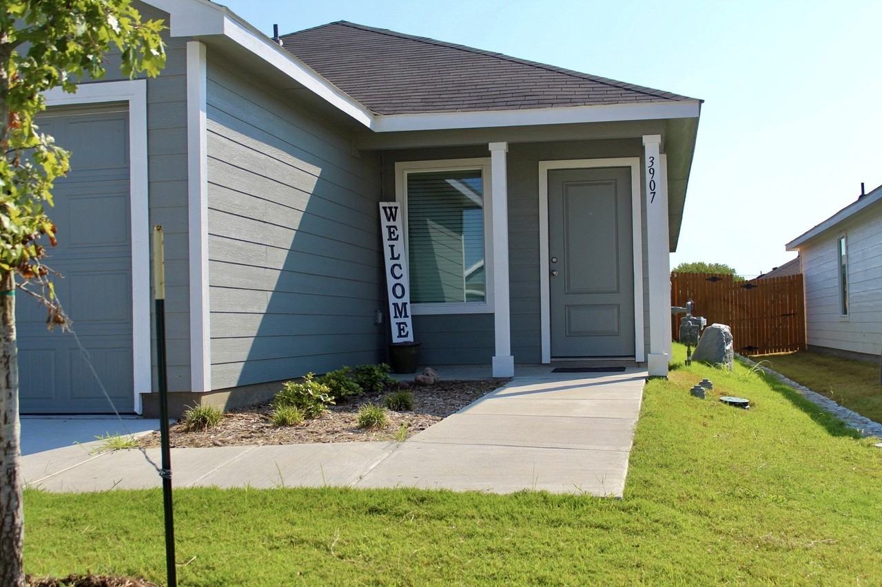 3907 Ontario Way - Photo 3 of 39