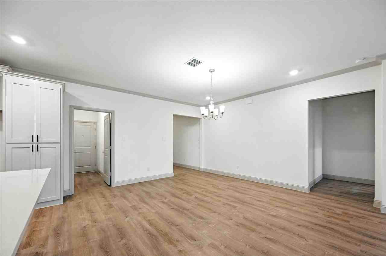 235 Community Dr - Photo 3 of 20