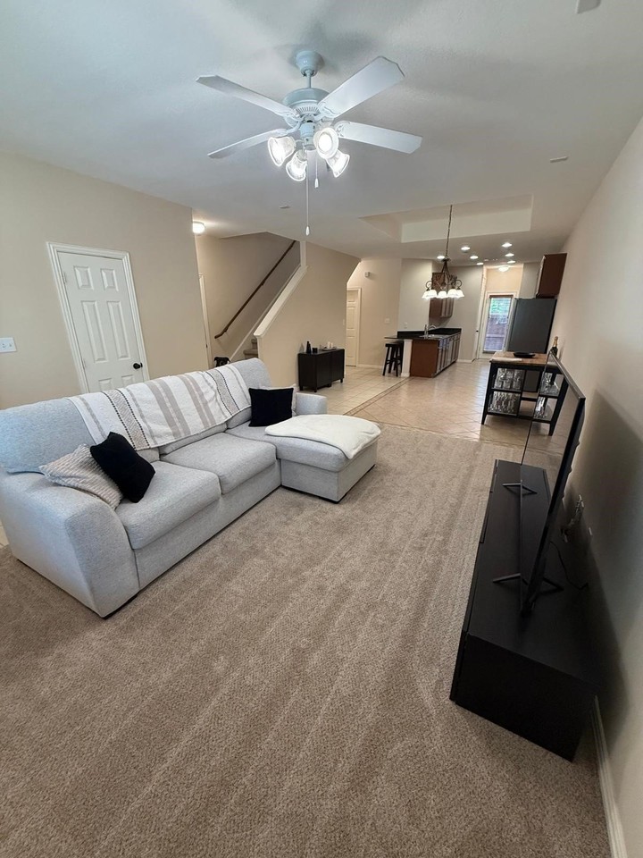 6406 Shakespeare Pl - Photo 3 of 17
