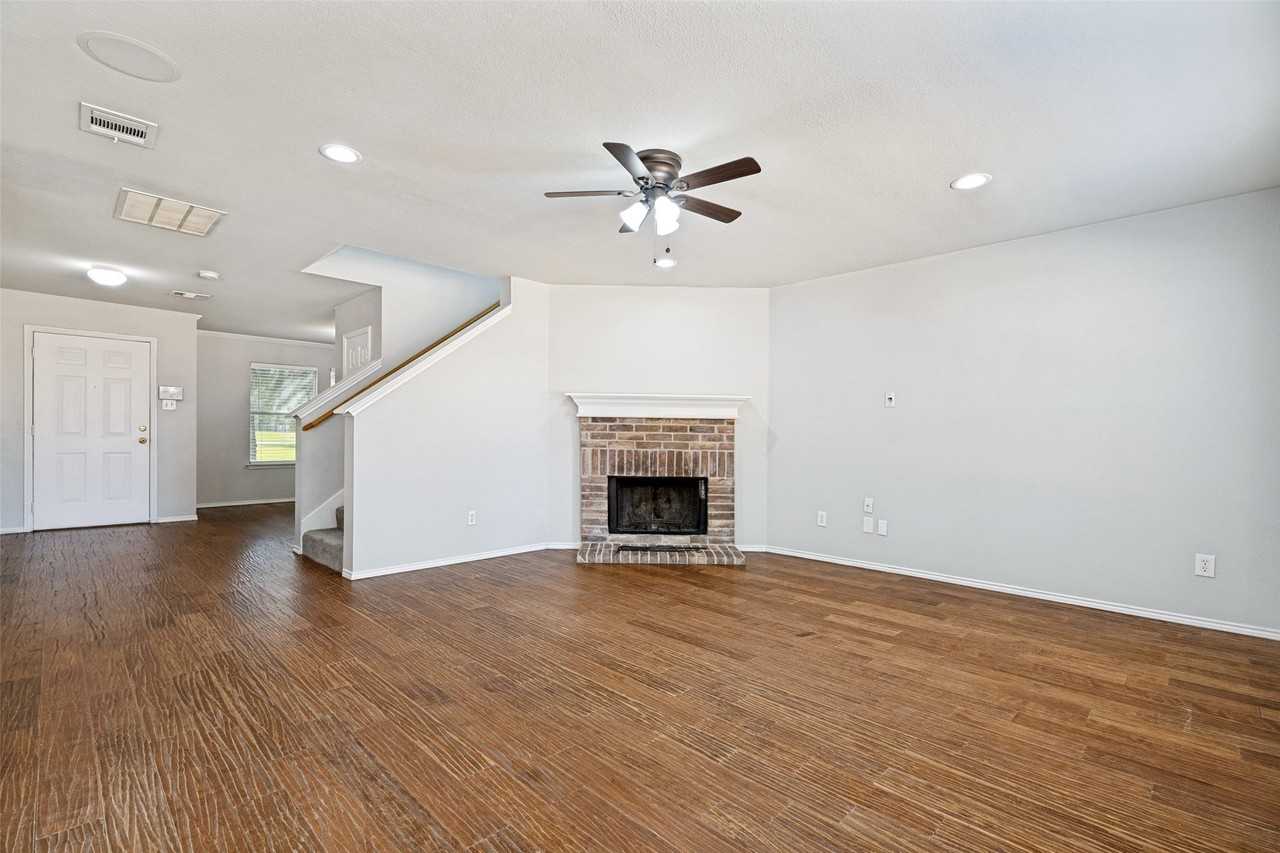 2525 Mesa Valley Dr - Photo 2 of 12