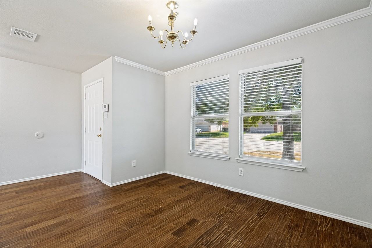 2525 Mesa Valley Dr - Photo 4 of 12