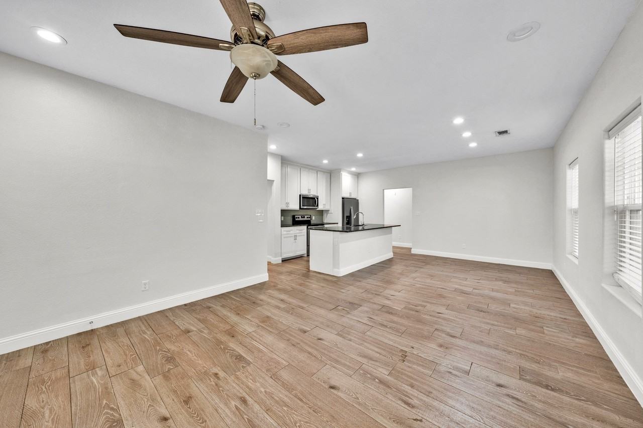 605 Martin Luther King St - Photo 4 of 23