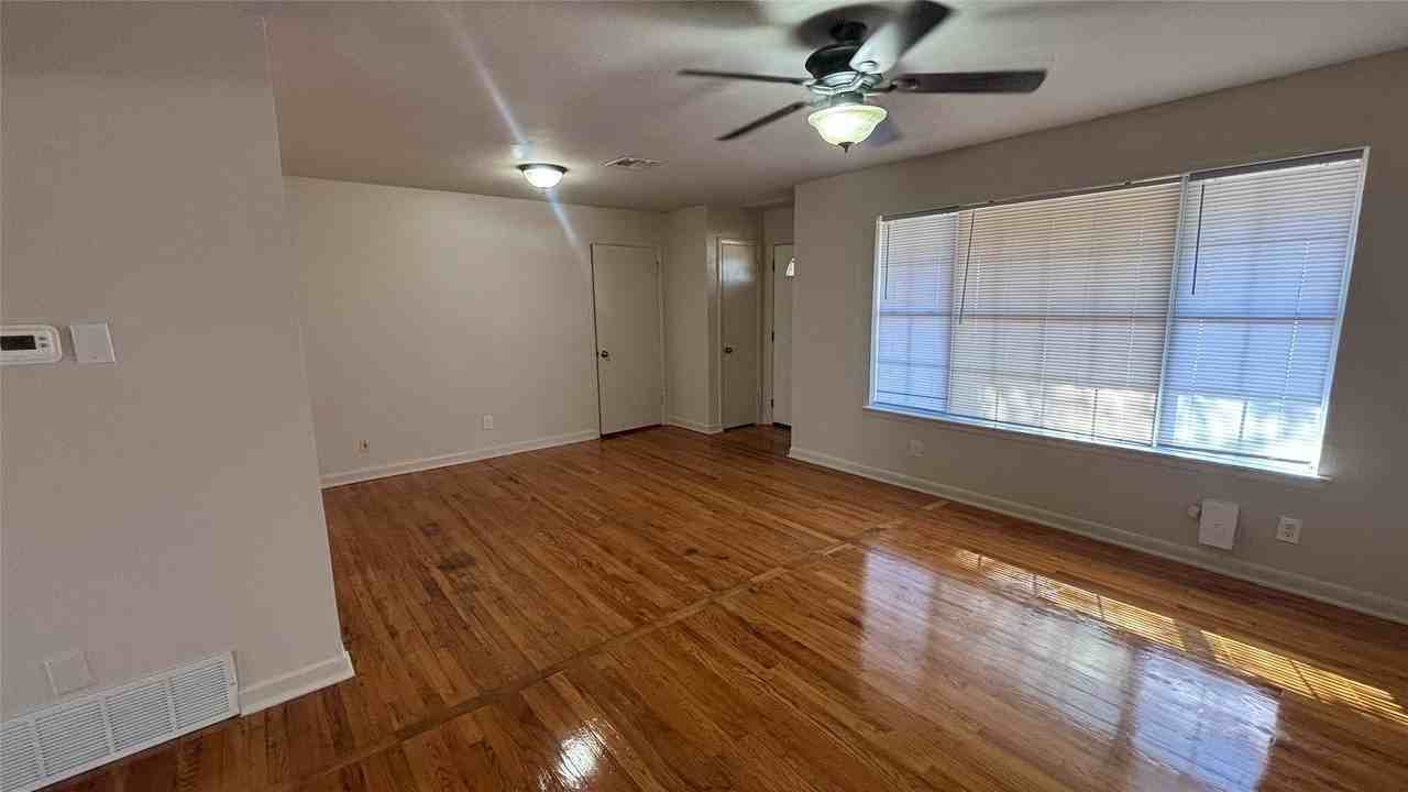 504 N Frederick St - Photo 2 of 14