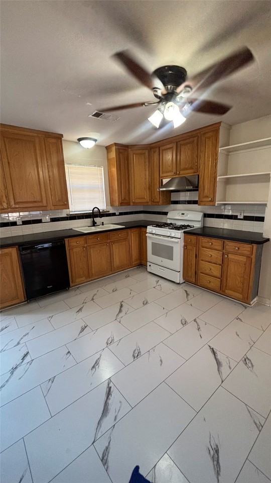 504 N Frederick St - Photo 6 of 14