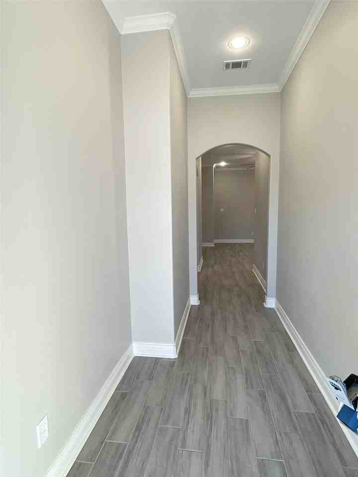 1017 Cheryl Dr - Photo 4 of 11