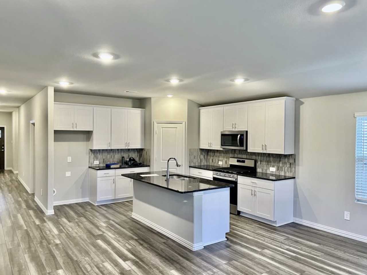 10421 Potawatomi Ln - Photo 2 of 11