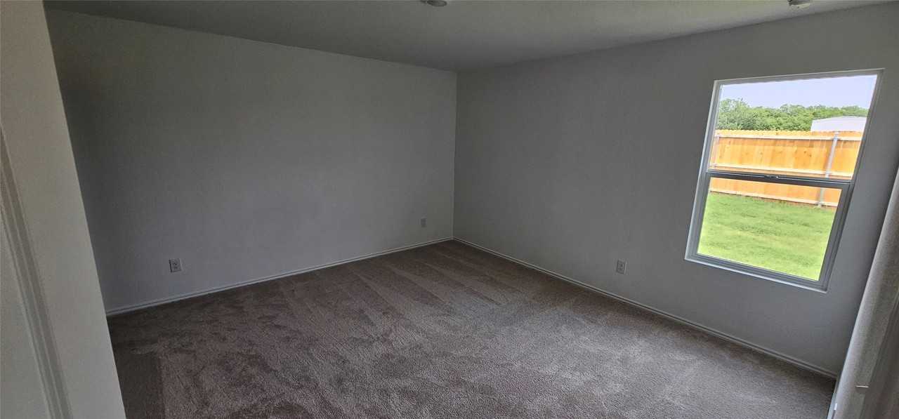 1121 Desert Willow Dr - Photo 6 of 31