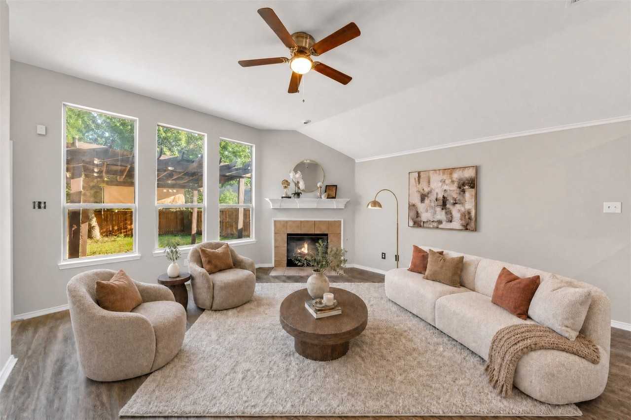5813 Blue Spruce Ln - Photo 2 of 35