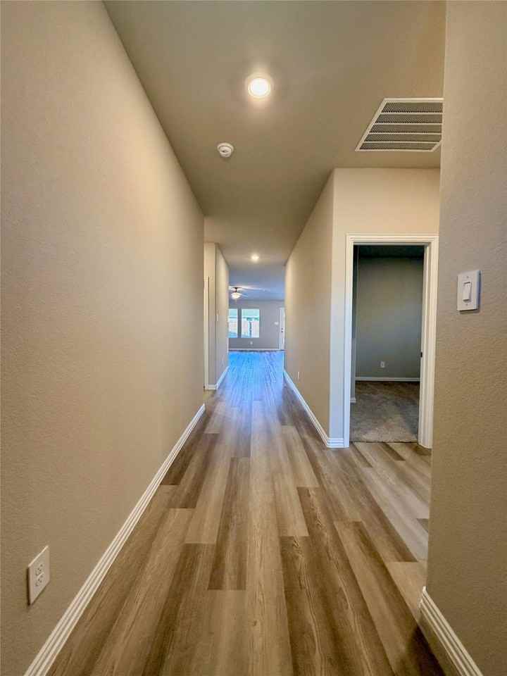 2209 Dunbar Dr - Photo 2 of 13