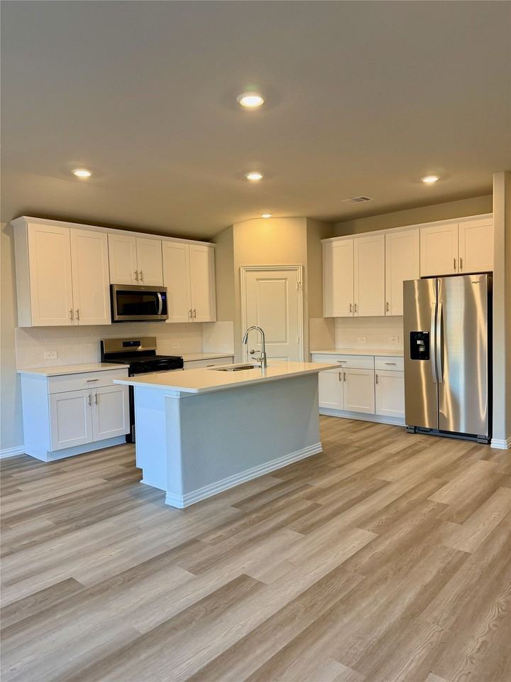 2209 Dunbar Dr - Photo 7 of 13
