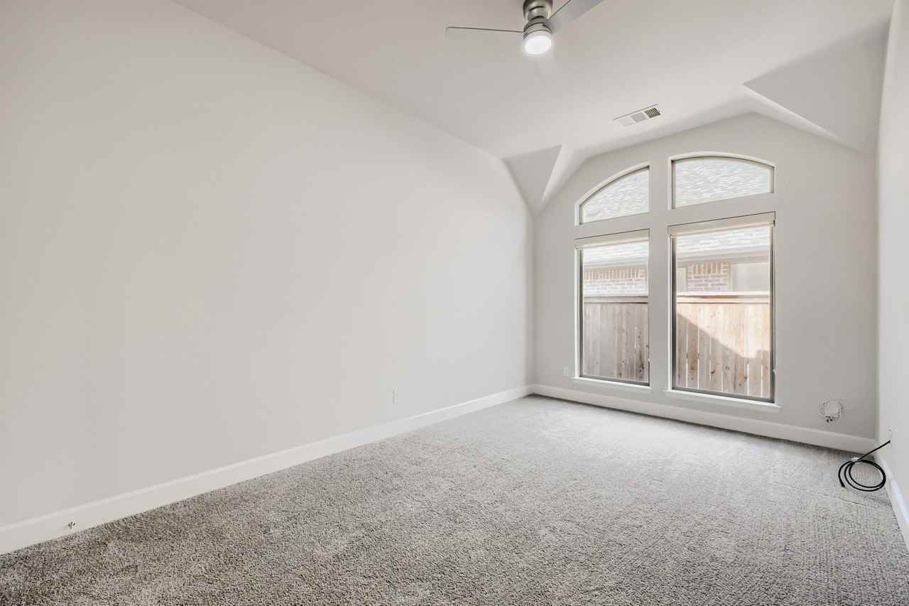 1505 Misty Pasture Way - Photo 4 of 31