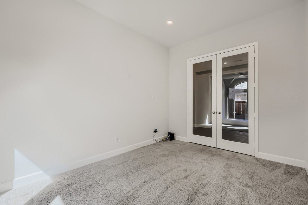 1505 Misty Pasture Way - Photo 7 of 31