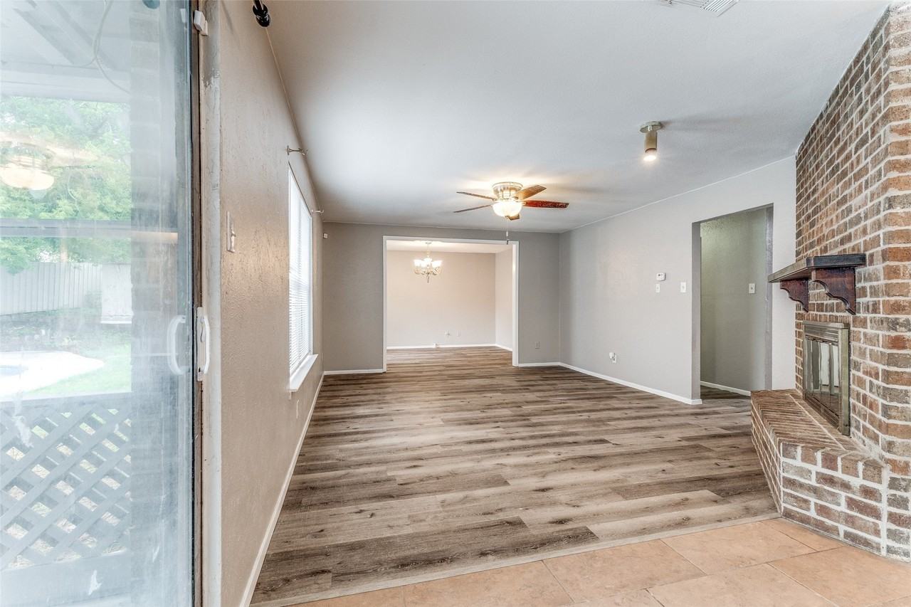 408 Windwood Ct - Photo 5 of 25