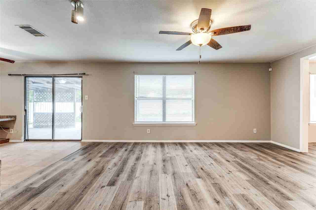 408 Windwood Ct - Photo 6 of 25