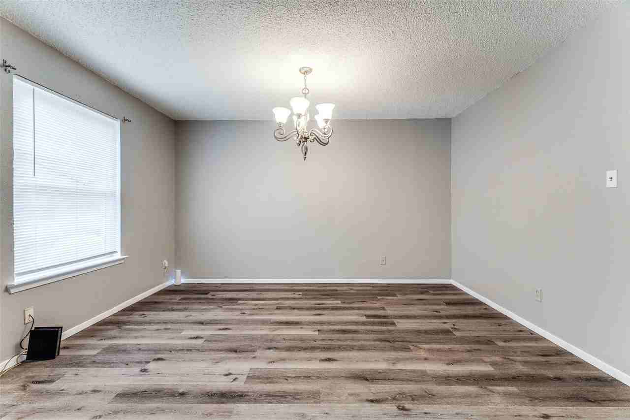408 Windwood Ct - Photo 7 of 25