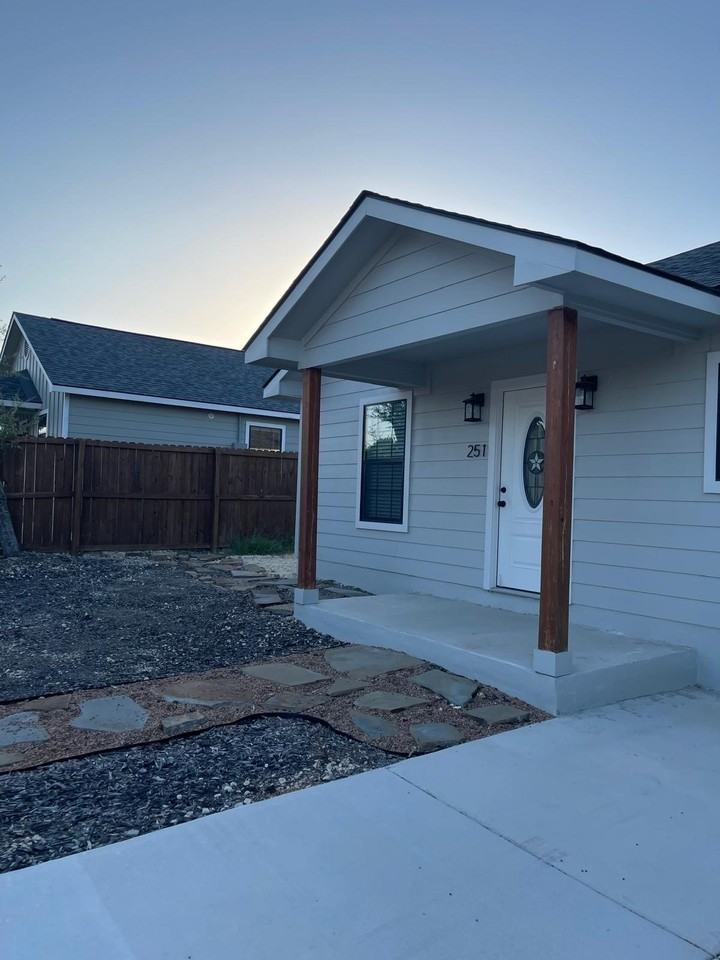 251 Brushy Creek Trl - Photo 2 of 18