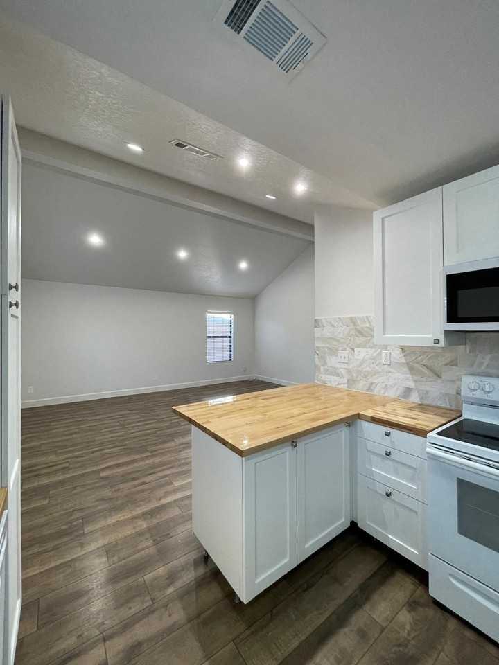 251 Brushy Creek Trl - Photo 7 of 18