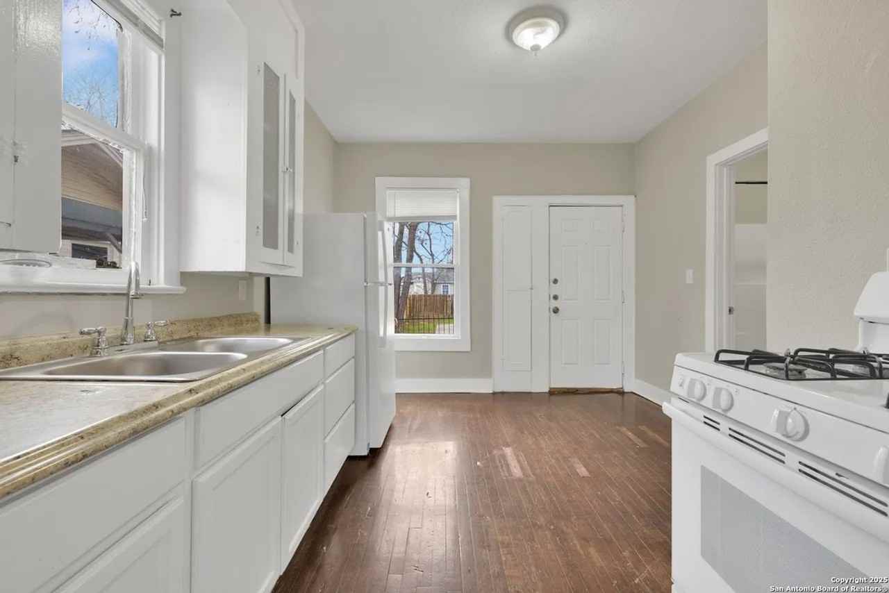1931 Cincinnati Ave #2 - Photo 6 of 10