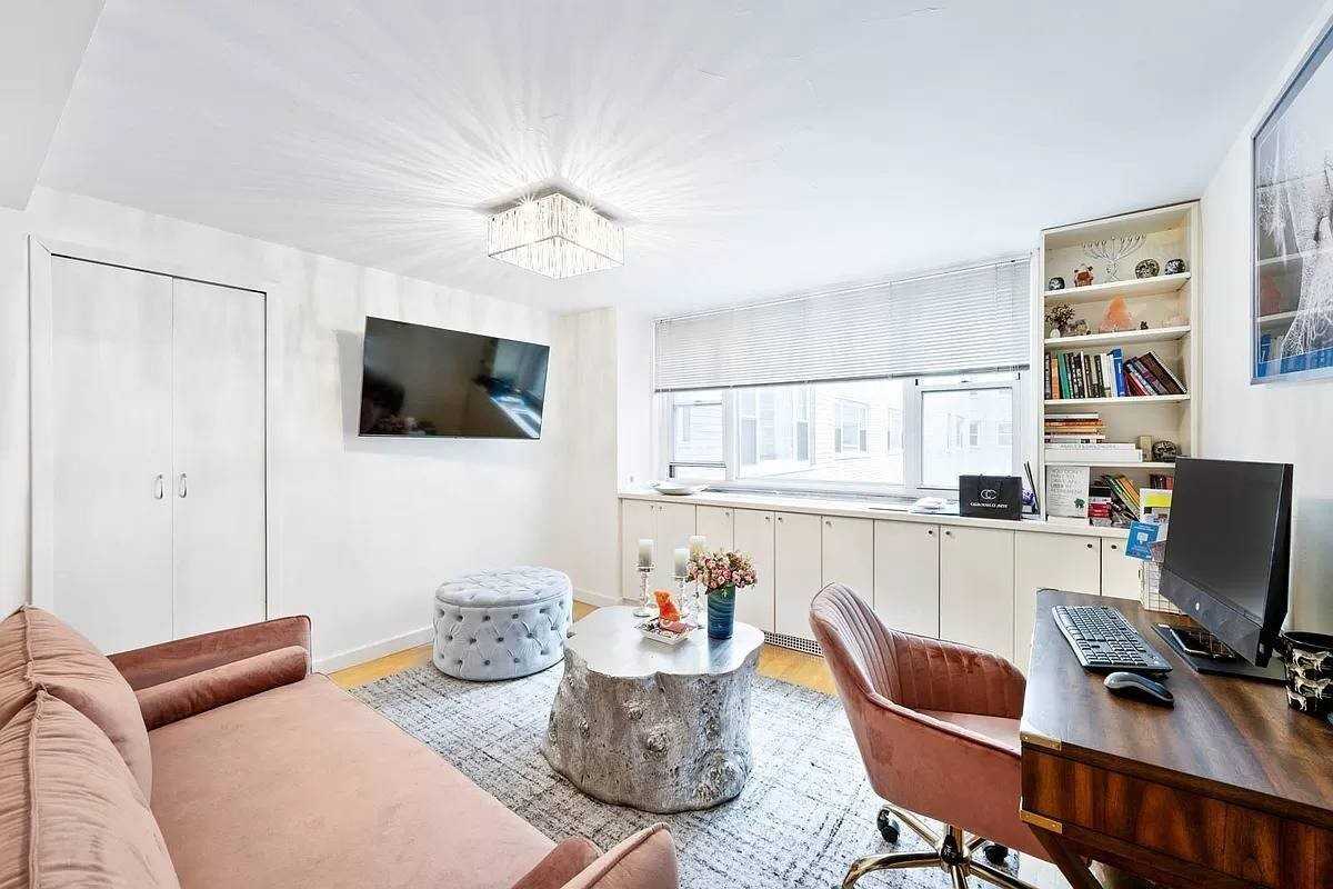 100 W 57th St #19B - Photo 7 of 9