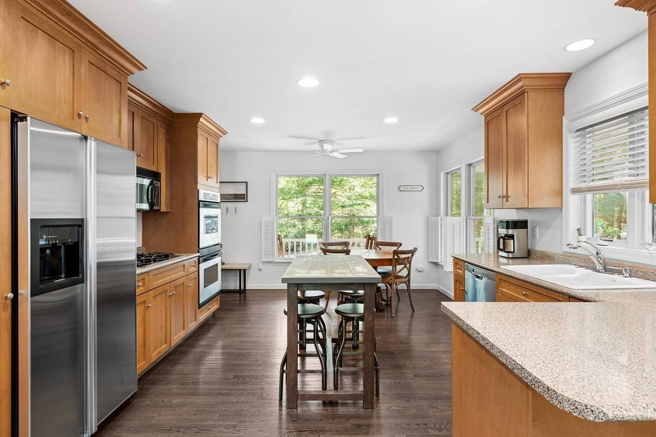 12 Harbor St - Photo 5 of 16
