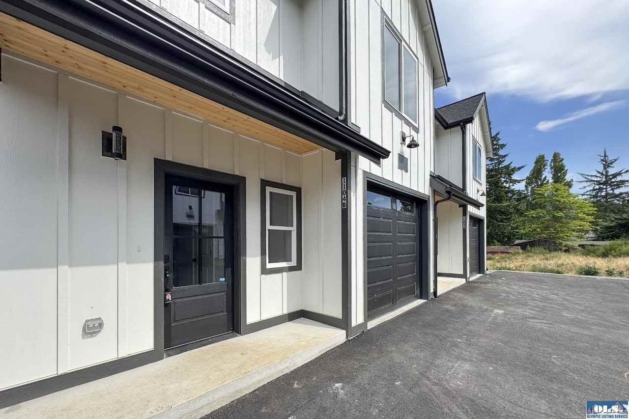 1106 W Lauridsen Blvd - Photo 2 of 48