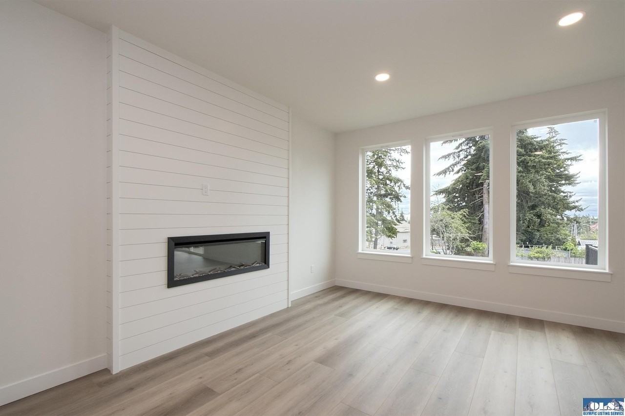 1106 W Lauridsen Blvd - Photo 4 of 48