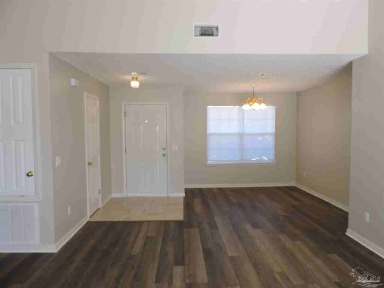 555 Batten Blvd - Photo 3 of 30