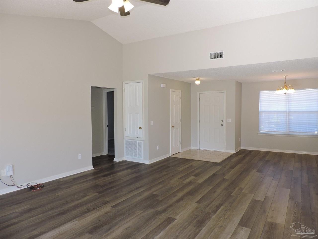 555 Batten Blvd - Photo 5 of 30