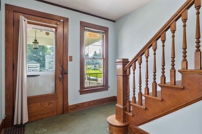 1124 S State Ave - Photo 5 of 32