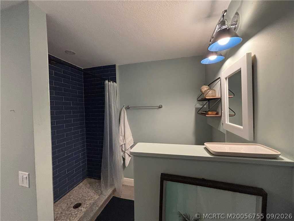 1074 Ne Orange Ave - Photo 3 of 4