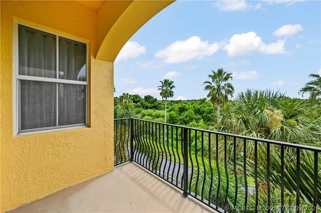 226 Ocean Bay Dr - Photo 4 of 47