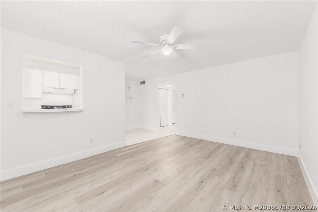 660 Sw Bryant Ave #3 - Photo 2 of 11
