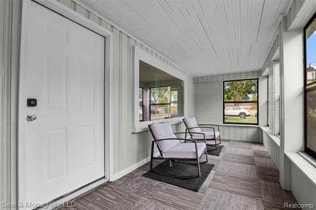 35870 Alfred St - Photo 2 of 30