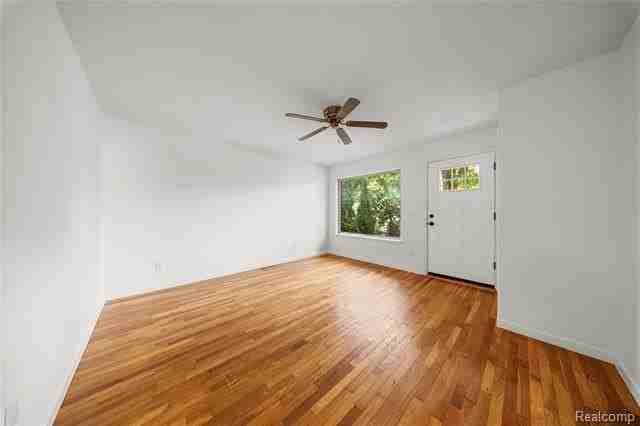 1619 Camden St - Photo 6 of 17
