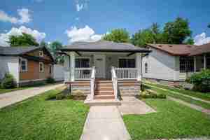 featured image of 543 E Saratoga St