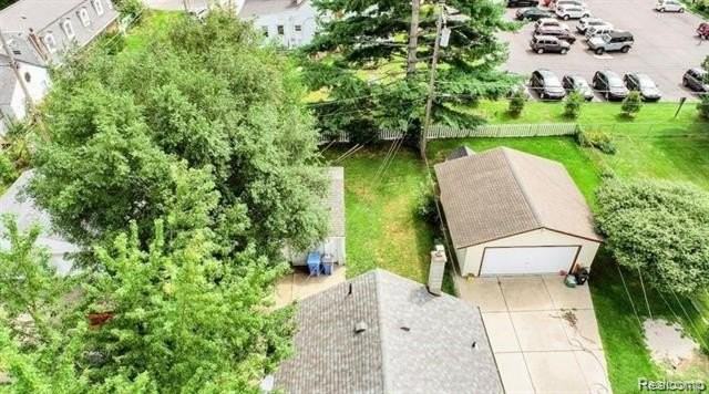 8676 Robindale Ave - Photo 4 of 19