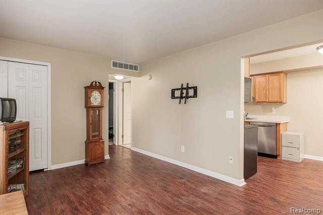 43992 Freeway Dr #94 - Photo 4 of 9