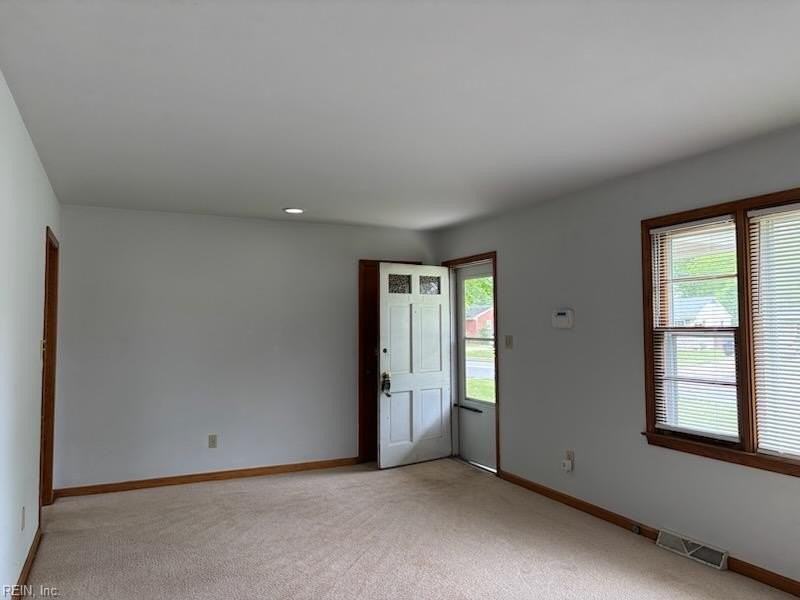 215 Menchville Rd - Photo 4 of 36