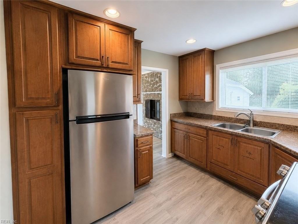 3617 Britt Ter - Photo 4 of 12