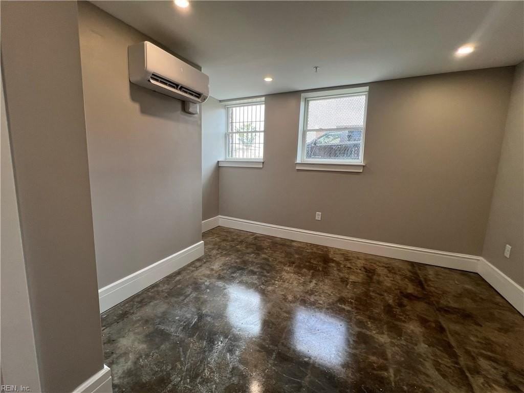 223 29th St #102 - Photo 6 of 24
