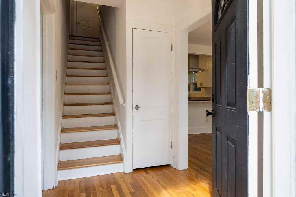 124 Armstrong St - Photo 3 of 30